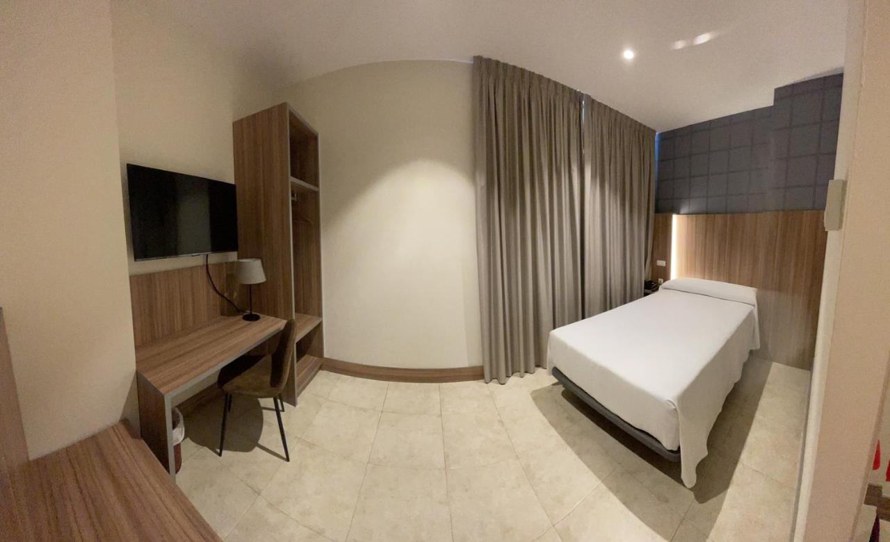 Hotel Camino Real Дуэньяс Экстерьер фото