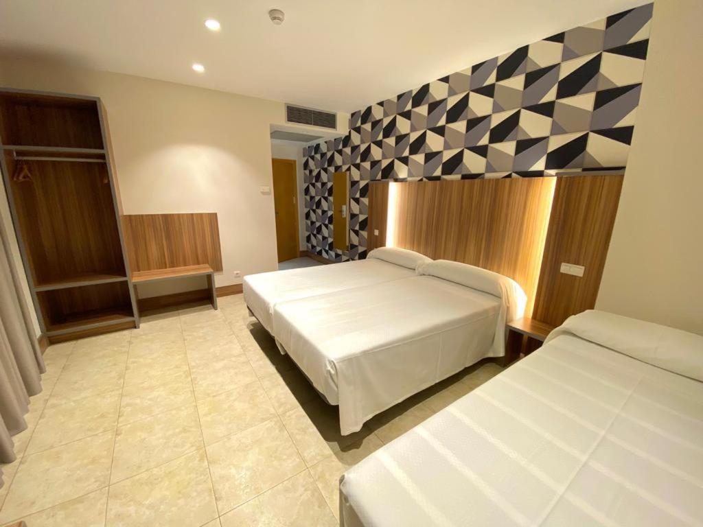 Hotel Camino Real Дуэньяс Экстерьер фото