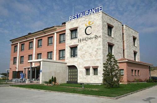 Hotel Camino Real Дуэньяс Экстерьер фото