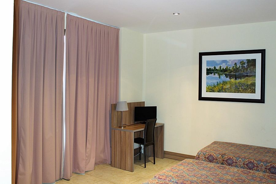 Hotel Camino Real Дуэньяс Экстерьер фото